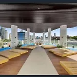 Top Floor Luxury Apartment Rooftop Pool Cbd