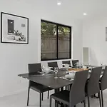 Spacious 5Br Family Home In Leafy Corinda
