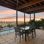 Modern Family Home In Brisbanes Trendiest Suburb