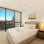 2Br West End Apt With Parking Walk To Convention Ctr