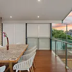 Holiday home A/c Throughout In Brisbane's Trendiest Suburb