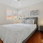 A/c Throughout In Brisbane's Trendiest Suburb