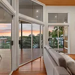 Holiday home A/c Throughout In Brisbane's Trendiest Suburb *