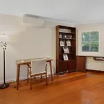 A/c Throughout In Brisbane's Trendiest Suburb
