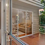 A/c Throughout In Brisbane's Trendiest Suburb Brisbane