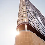 Apartment Stylish Valley With Pool, Huge Gym And Study Desk!