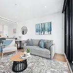 Apartment Stylish Valley With Pool, Huge Gym And Study Desk! Brisbane