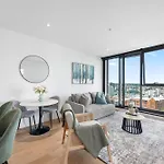Apartment Stylish Valley With Pool, Huge Gym And Study Desk! Brisbane