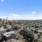 Mountain View Apt With Infinity Pool, Gym And Car Park