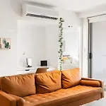 Modern And Stylish Apt With Large Balcony And Parking!