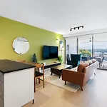 Apartment Modern And Stylish With Large Balcony And Parking! Brisbane