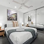 Bright And Cozy 2Br Apt With Pool, Gym And Parking!