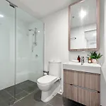 Bright And Cozy 2br With Pool, Gym And Parking! * Brisbane