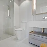 Luxury Retreat Qwr River & Views Apartment