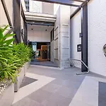 2Br Luxury Retreat With Rooftop Pool Access