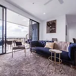 Spacious 2Bed Apartment Plus Nook With River View