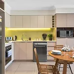 Modern And South Bank Apartment! Walk To Cbd Brisbane