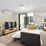 Modern And South Bank Apartment! Walk To Cbd Apartment *