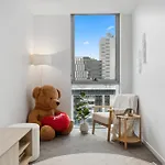 Boho Retreat Apartment - Walk To Gabba Stadium - Free Parking