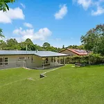 Family Accommodation In Leafy Indooroopilly