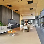 Stunning Getaway One King Bed With Unlimited Wi-Fi