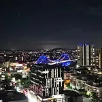 Fv Peppers Luxury City Apartment