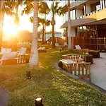 Fv Peppers Luxury City Apartment