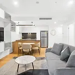 One Bedroom Apartment Near Theatres Galleries