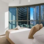 Stylish With Pool Sauna And Gym Apartment Brisbane