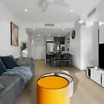 Apartment Stylish With Pool Sauna And Gym Brisbane