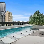 Apartment Stylish With Pool Sauna And Gym *