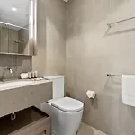Apartment Stylish With Pool Sauna And Gym