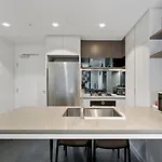 Apartment Stylish With Pool Sauna And Gym *