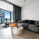 Stylish With Pool Sauna And Gym * Brisbane