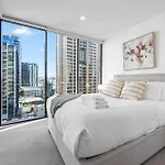 Stylish In Southbank Location With Parking