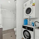Spacious With Stunning Views And Car Park! Apartment Brisbane