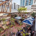 Spacious Apt With Stunning City Views And Car Park!