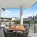 Apartment Spacious With Stunning Views And Car Park! *