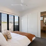 Premium 3Br Top Floor Apartment With Parking, Ev Friendly & Views