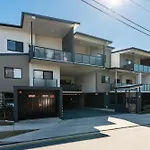 Spacious 3Br Hilltop Retreat With Views, Parking, Ev Friendly