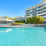 Leafy And Quiet 2Br - Close To Hospital With Parking