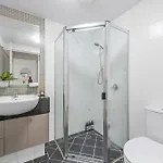 Leafy And Quiet 2br - Close To Hospital With Parking Apartment Brisbane