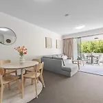 Leafy And Quiet 2br - Close To Hospital With Parking Apartment