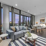 Views 2br With Infinity Pool, Gym And Parking Apartment Brisbane