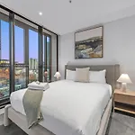 Views 2br With Infinity Pool, Gym And Parking *