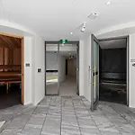 Stunning River View 2 Br Apt Casino Qw