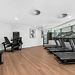 Stunning River View 2 Br Apt Casino Qw