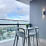 Skyline Poetry - Premium On The Star Bne *