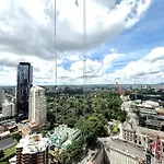 Skyline Poetry - Premium Stay On The Star Bne