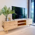 Skyline Poetry - Premium On The Star Bne Apartment *
